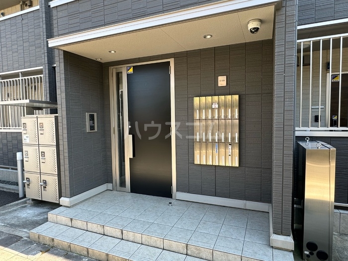 23/30 エントランス