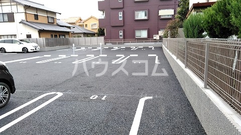 25/30 駐車場