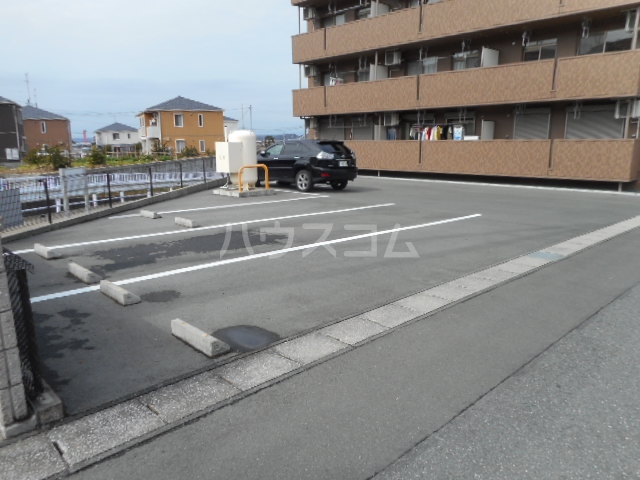 23/25 駐車場
