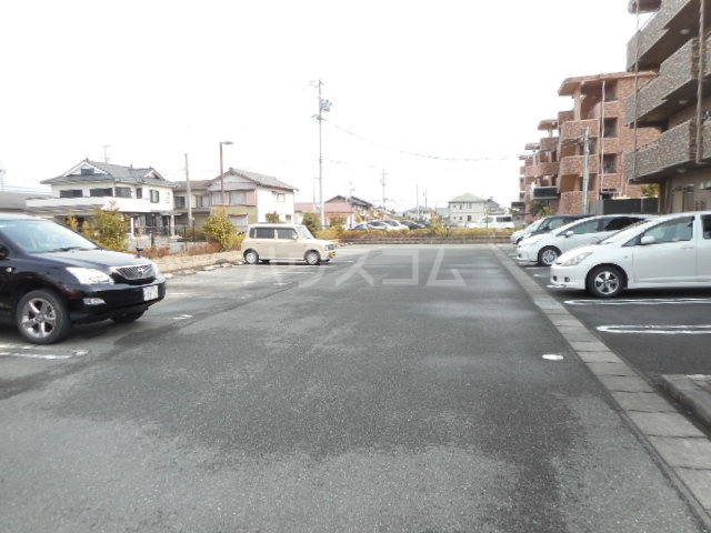 22/30 駐車場