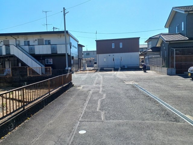 13/18 エントランス