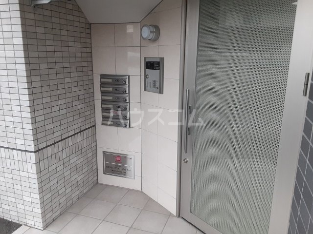 25/30 エントランス