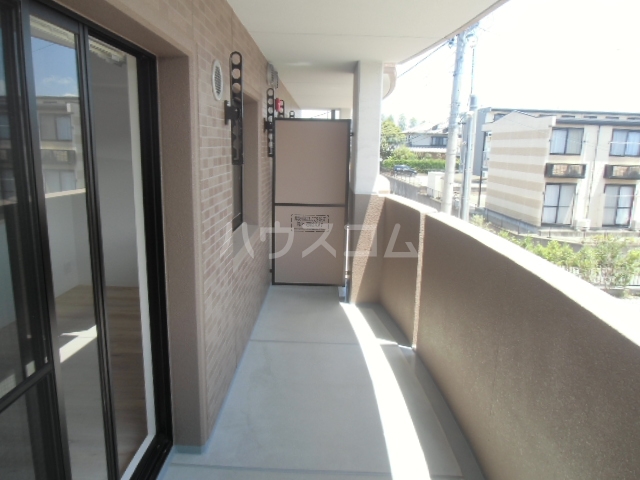 16/23 バルコニー