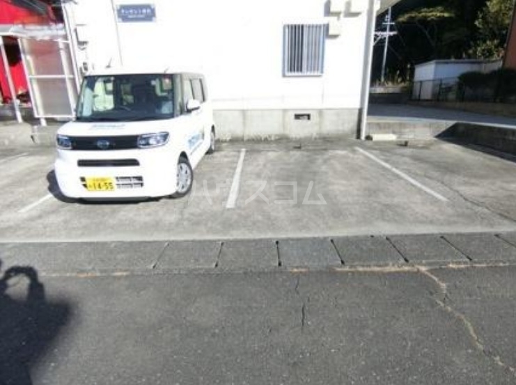 17/27 駐車場