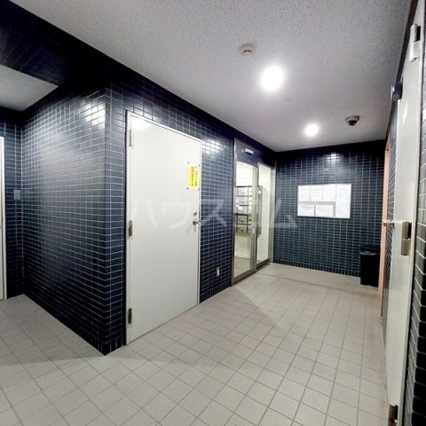 18/25 エントランス