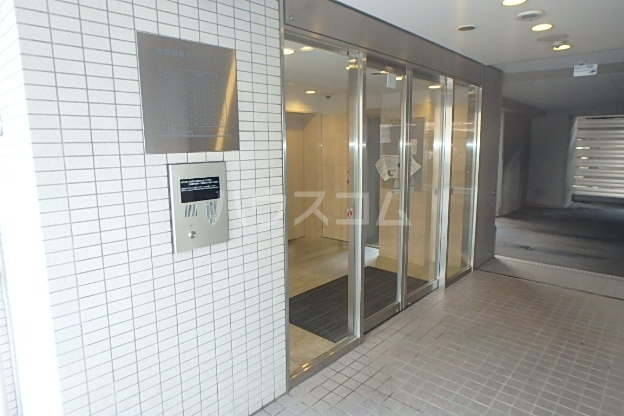 21/30 エントランス