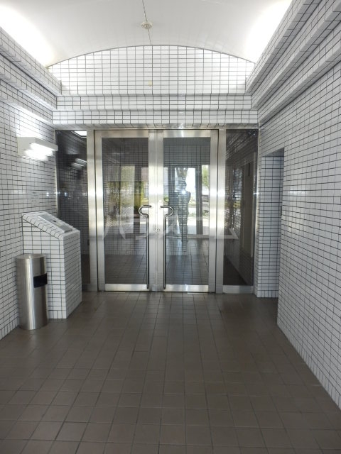 20/29 エントランス