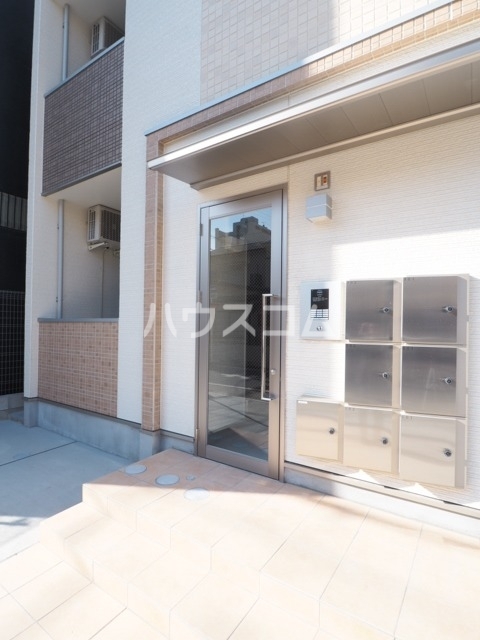 14/20 エントランス