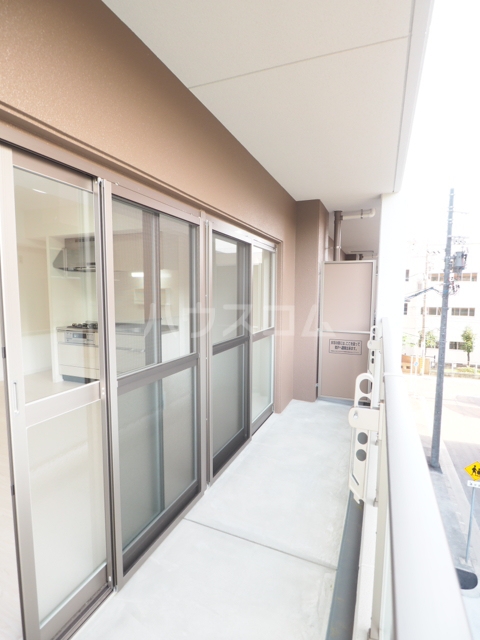 18/28 バルコニー