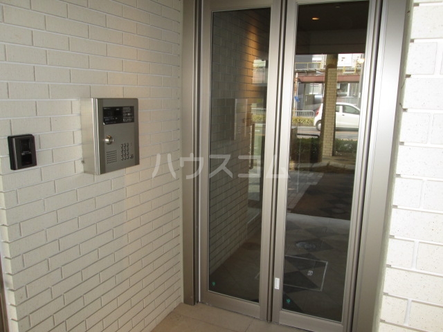 28/30 エントランス