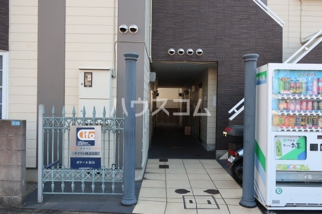 14/20 エントランス