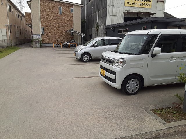 22/30 駐車場