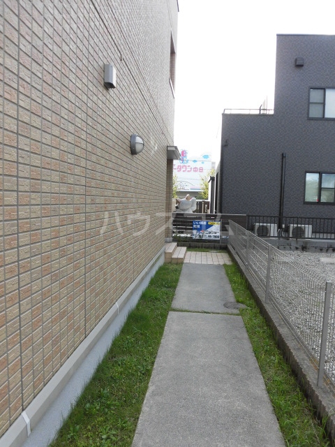 21/30 エントランス