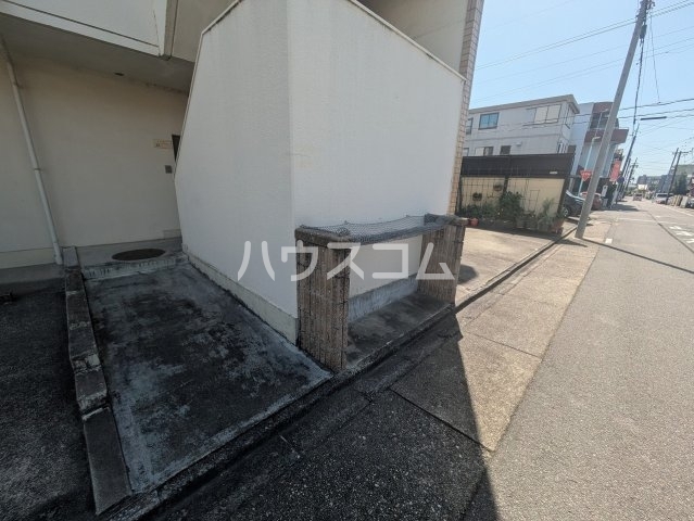 15/23 駐車場
