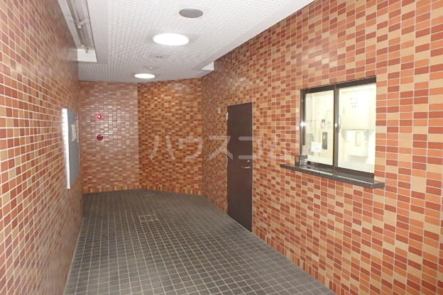 21/28 エントランス