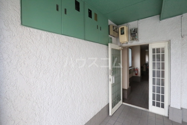 2/2 エントランス