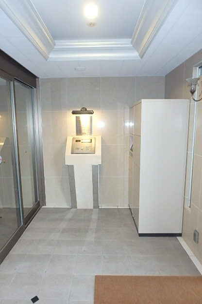 20/28 エントランス