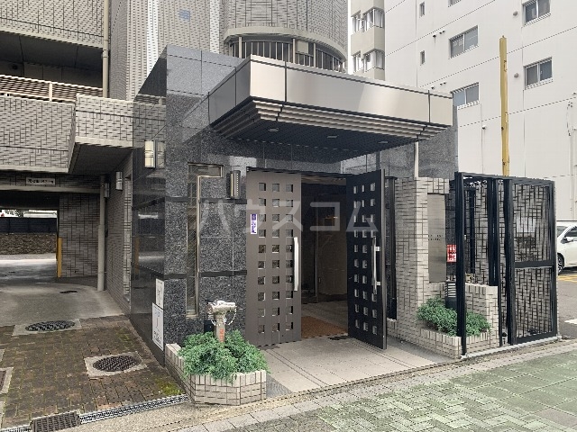 25/30 エントランス