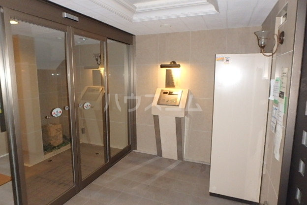 21/30 エントランス