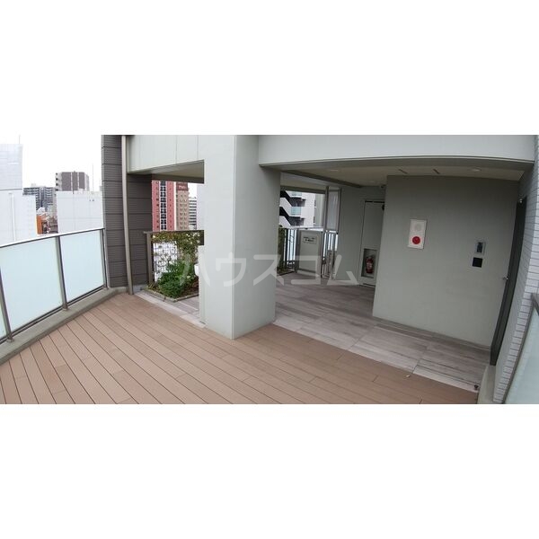 21/25 エントランス