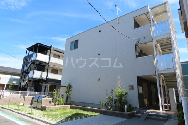 18/26 エントランス