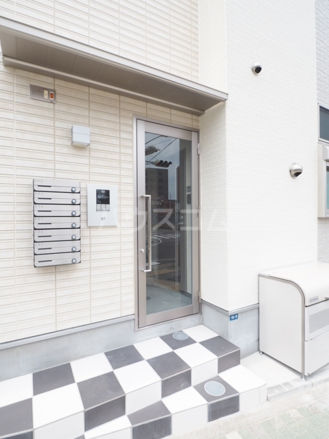 21/26 エントランス