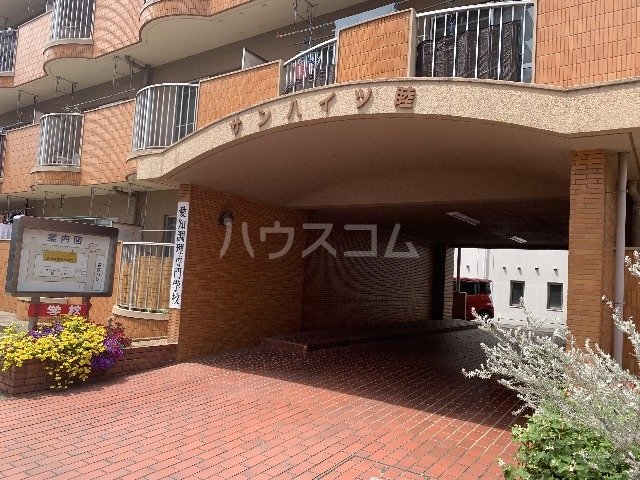 21/26 エントランス