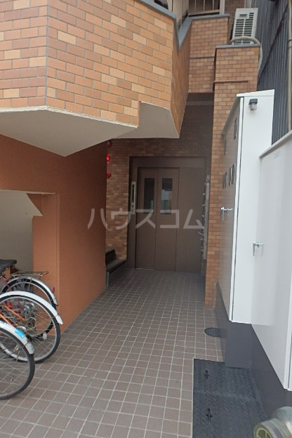 20/22 エントランス