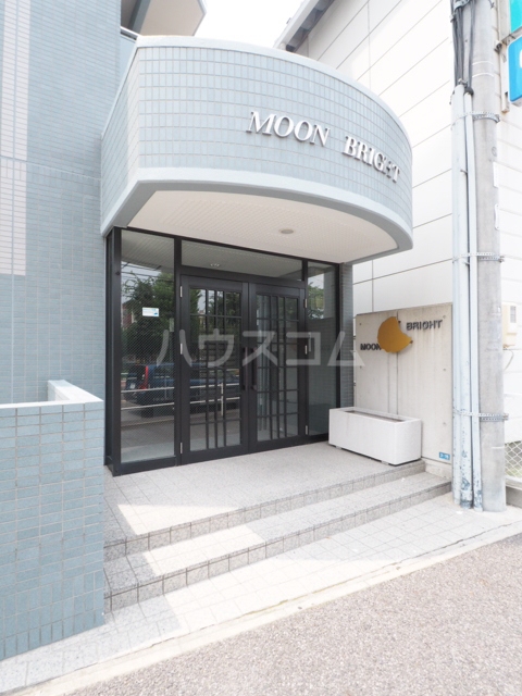 19/29 エントランス