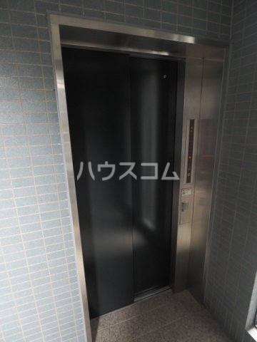 21/30 エントランス