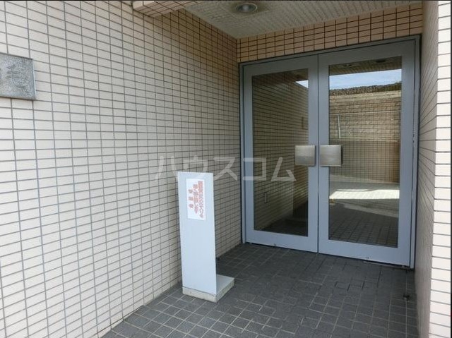 2/5 エントランス