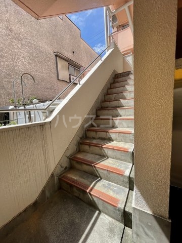 19/25 エントランス