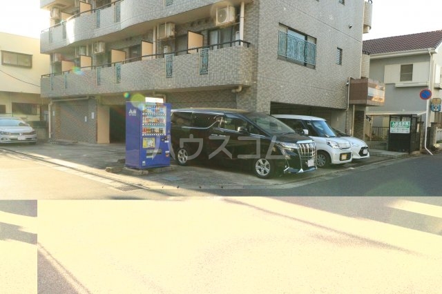 14/18 駐車場