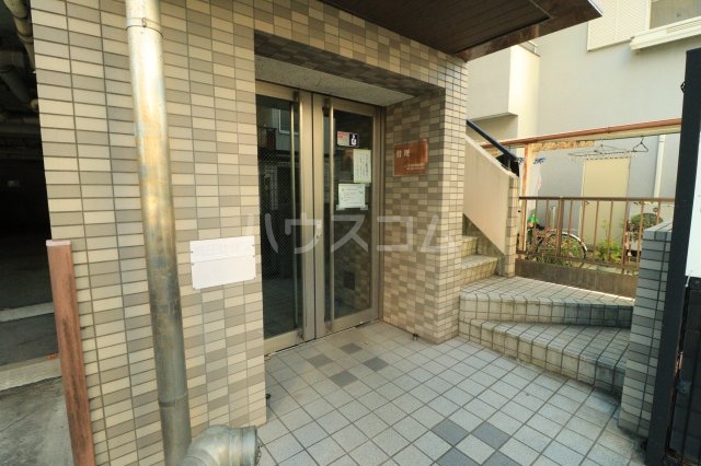 17/23 エントランス