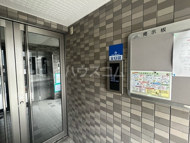 16/21 エントランス