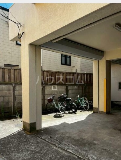 14/14 駐車場