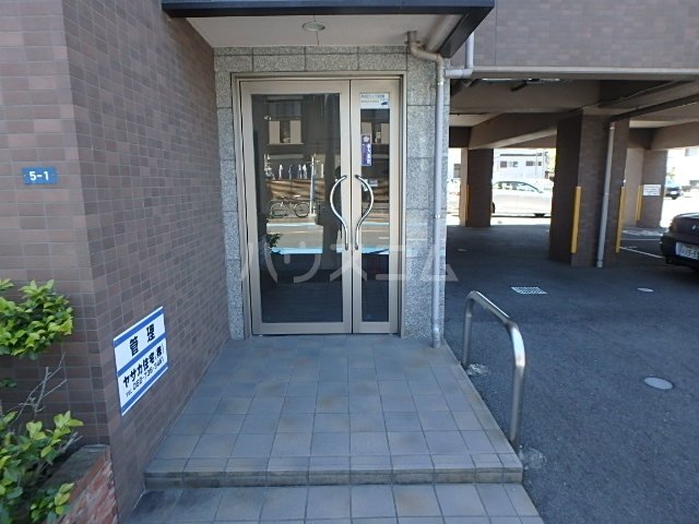 21/29 エントランス