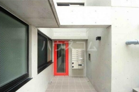 23/26 エントランス