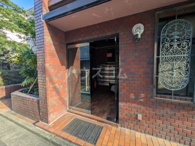 19/19 エントランス