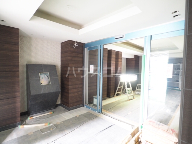 21/26 エントランス