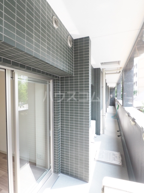 18/27 バルコニー