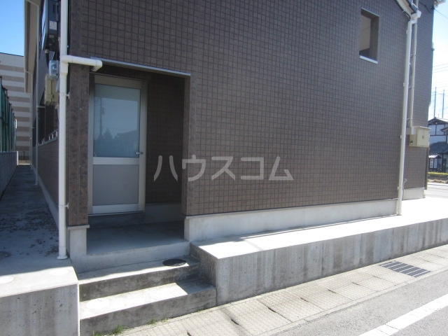 2/4 エントランス