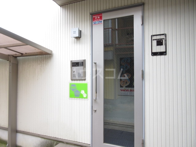 2/4 エントランス