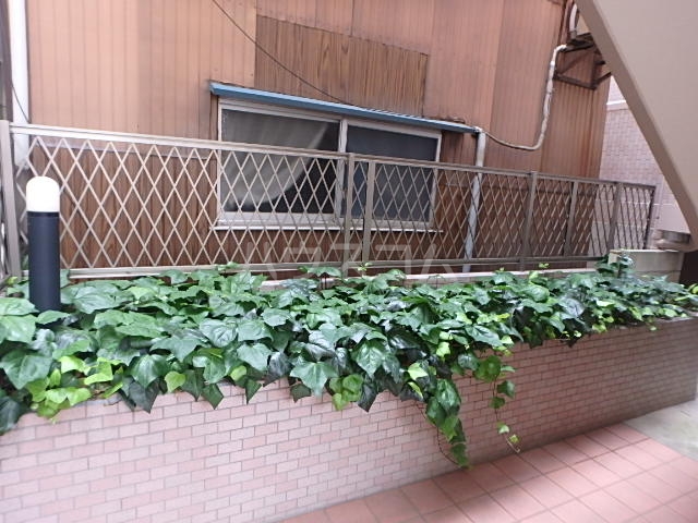 22/29 エントランス