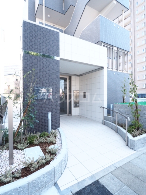 21/30 エントランス