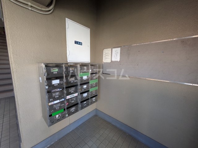 22/30 エントランス