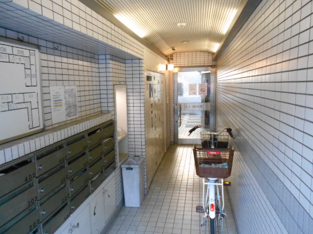 22/30 エントランス