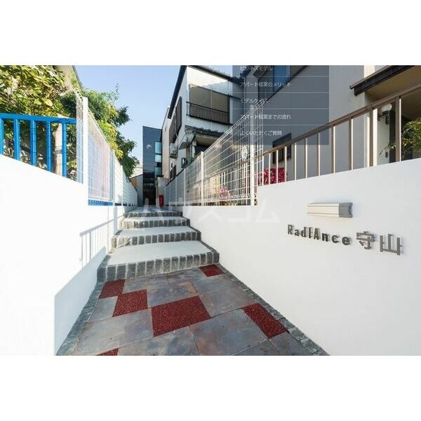 14/17 エントランス