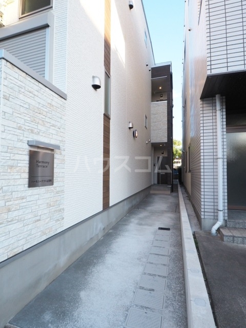 18/22 エントランス