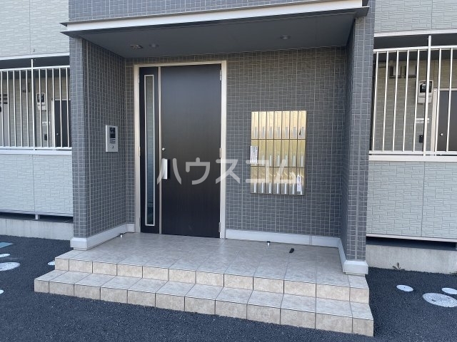 21/30 エントランス